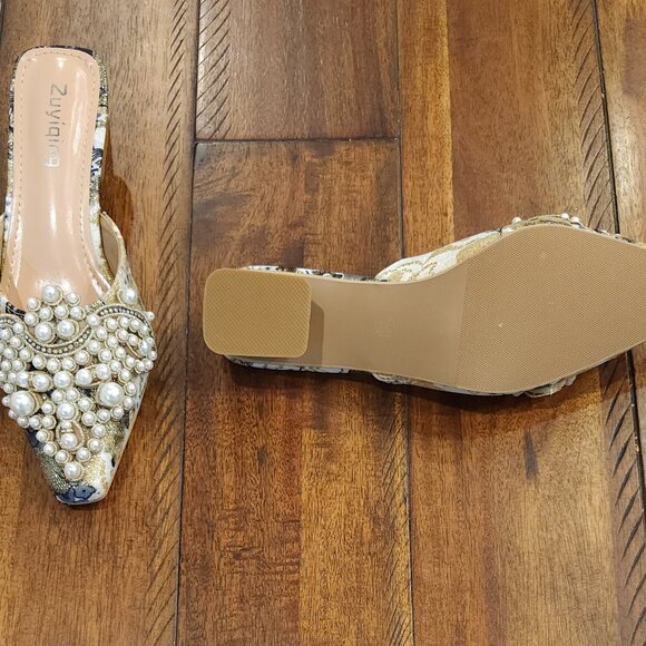 Women's Pointed Toe Kitten Heels Mules Sandals Slip On Pearls Decor Backless NIB - Picture 3 of 9